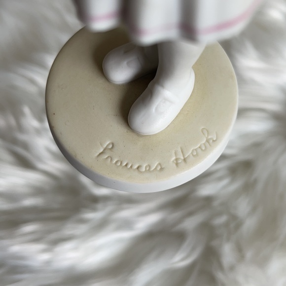 Frances Hook Sunday School Figurine - Picture 5 of 9